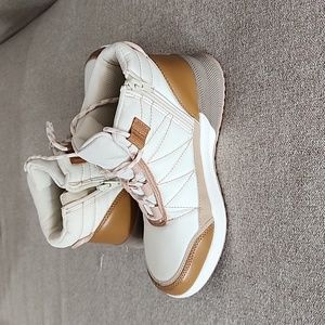 Lands End Snow Boot Woman's Size 7 White Tan Antique Alabaster NIP JJ1834